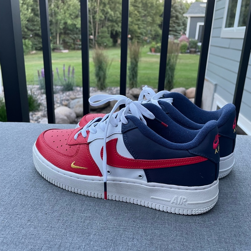 nike Air Force Red blue and White. Size woman 7, youth 5.5